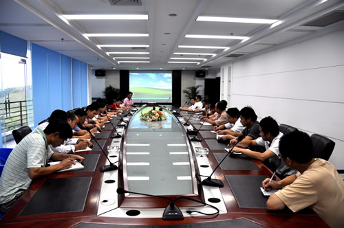 黑旋風(fēng)機(jī)械公司開展班組長培訓(xùn)活動