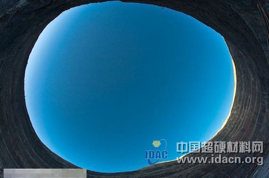 揭秘俄國全球最大的鉆石坑 氣體能吞直升飛機