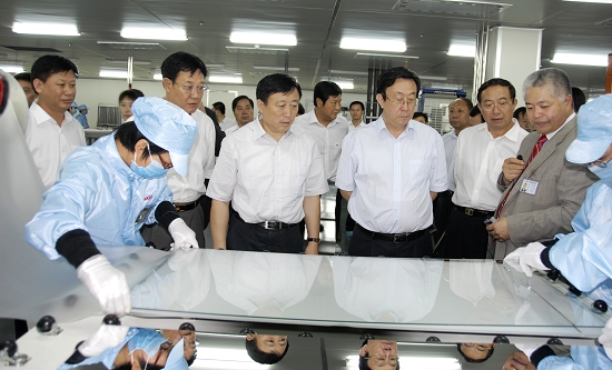郭庚茂省長(zhǎng)到鄭州高新區(qū)企業(yè)調(diào)研