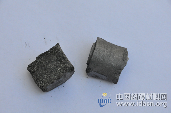 人造金剛石生產(chǎn)用的新型傳壓介質研制成功