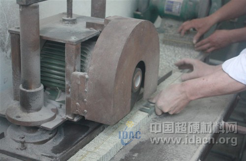 鄭州三磨所科技工貿(mào)部推出砂布頁輪開槽專用金剛石切割片