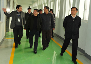 中國超硬材料協(xié)會朱峰、李志宏蒞臨惠豐金剛石調(diào)研
