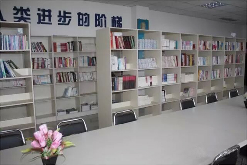 新大新材閱覽室開(kāi)放：豐富企業(yè)文化 提高員工素質(zhì)