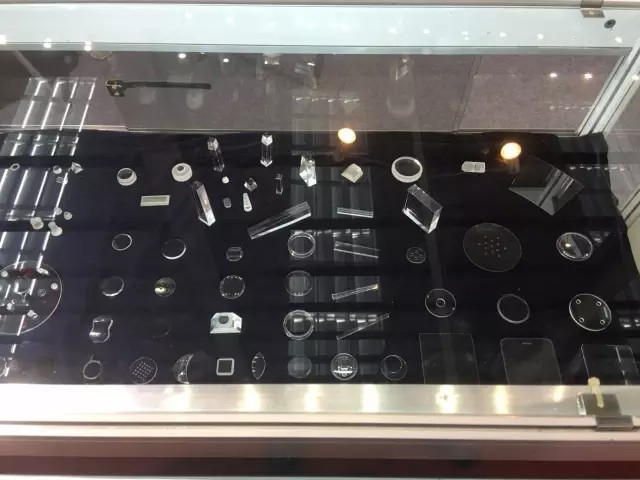LED藍(lán)寶石襯底盈利低 手機(jī)屏幕成為企業(yè)新的“主戰(zhàn)場(chǎng)”