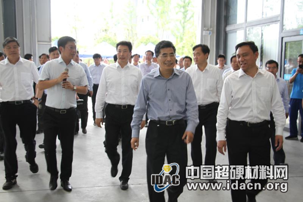 商丘市脫貧攻堅(jiān)暨四項(xiàng)重點(diǎn)工作觀摩點(diǎn)評組 蒞臨商丘華晶觀摩指導(dǎo)