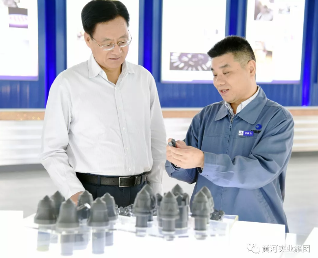 省政協(xié)主席劉偉蒞臨黃河實(shí)業(yè)集團(tuán)調(diào)研