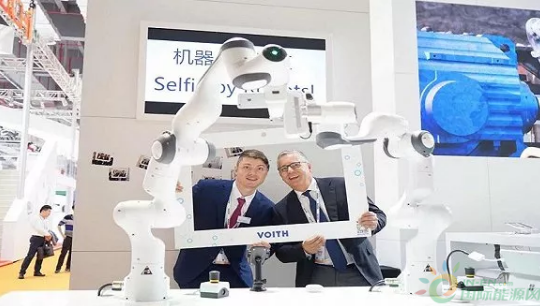 進博會上“工業(yè)機器人”簽下數(shù)億元訂單 最受汽車、制造業(yè)青睞