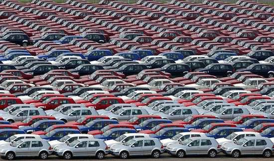 中國汽車市場將持續(xù)下滑 2019年跌幅預(yù)計(jì)達(dá)5%