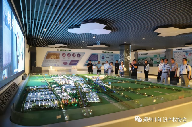 鄭州市知識(shí)產(chǎn)權(quán)協(xié)會(huì)一行到鄭州市新材料產(chǎn)業(yè)園區(qū)調(diào)研超硬材料產(chǎn)業(yè)