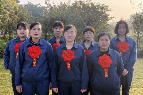 黃河旋風(fēng)選型廠舉行第三季度表彰大會