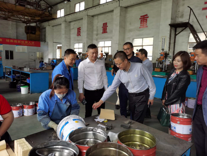 南安石材機(jī)械輔料產(chǎn)業(yè)聯(lián)合會(huì)赴鄂州金剛石產(chǎn)業(yè)集群參觀交流