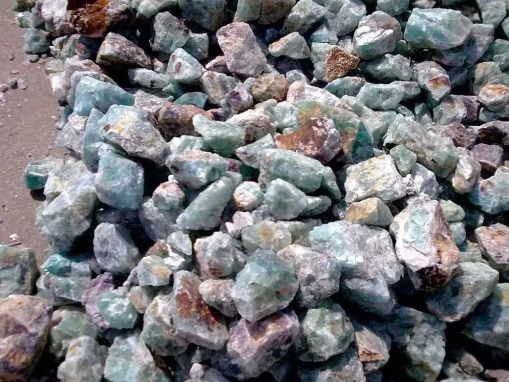 石英、石墨、螢石、葉臘石4大戰(zhàn)略性非金屬礦產(chǎn)的重要性及用途