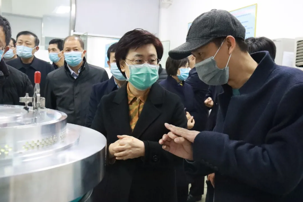 河南省科技廳廳長(zhǎng)陳向平到中南鉆石公司調(diào)研