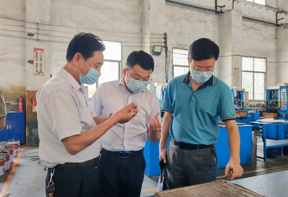 鄂州市經(jīng)信局劉暉、洪杰深入金剛石工具行業(yè)企業(yè)走訪調(diào)研