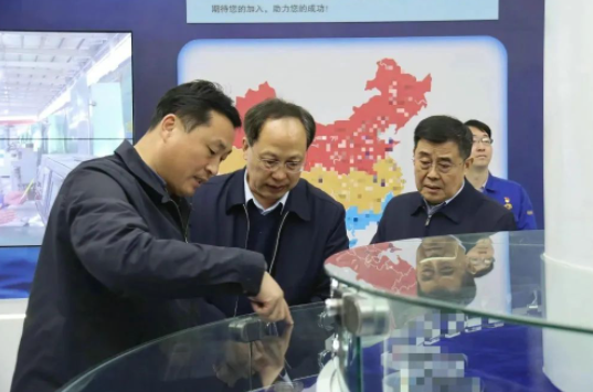 全國(guó)政協(xié)委員、河南省政協(xié)辦公廳一級(jí)巡視員張廣東一行到中南鉆石調(diào)研