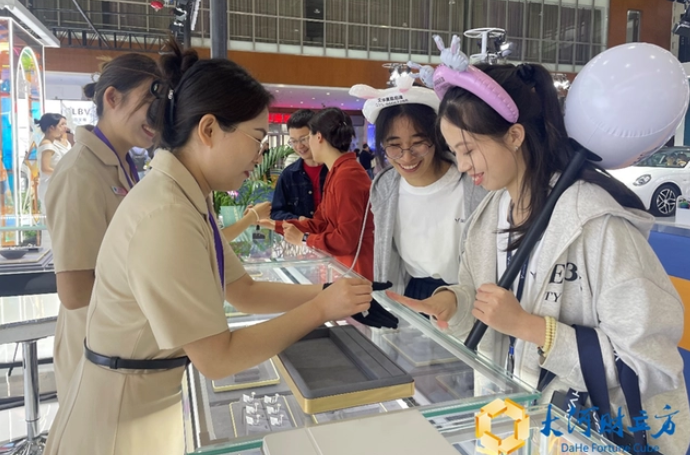憑實力火出圈！“河南造”培育鉆石南京車展掀起關(guān)注熱潮