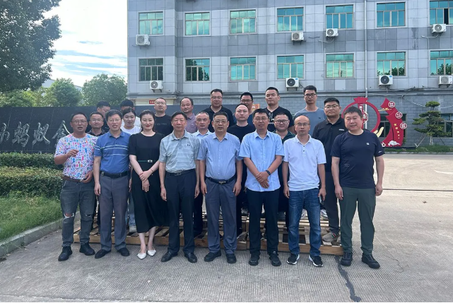河南工業(yè)大學(xué)超硬材料磨料磨具行業(yè)湖北、江西校友會成立大會順利舉行并開展“訪企拓崗”活動