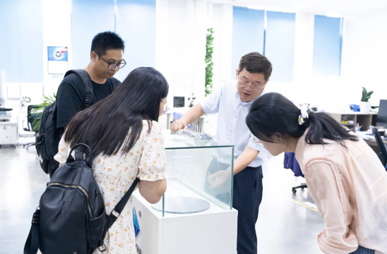 浙江省經(jīng)信廳和市經(jīng)信局聯(lián)合走進(jìn)沃爾德