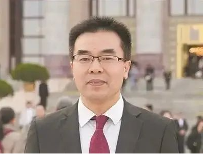 單崇新：為新質(zhì)生產(chǎn)力注入人才“活水” 助力超硬材料領(lǐng)域高質(zhì)量發(fā)展